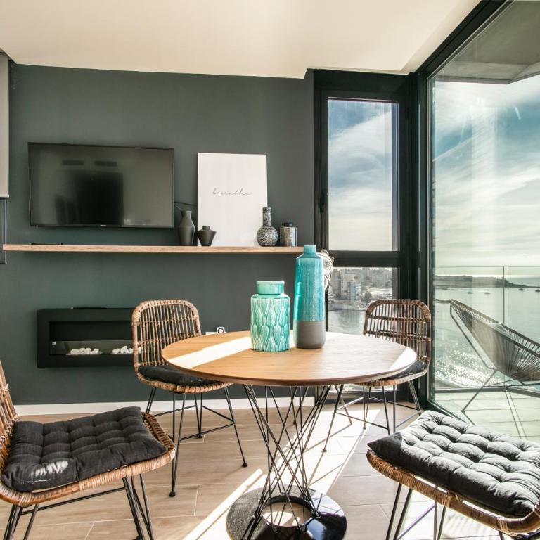 Modern sea front Sea Water - Two-Bedroom Apartment - 8