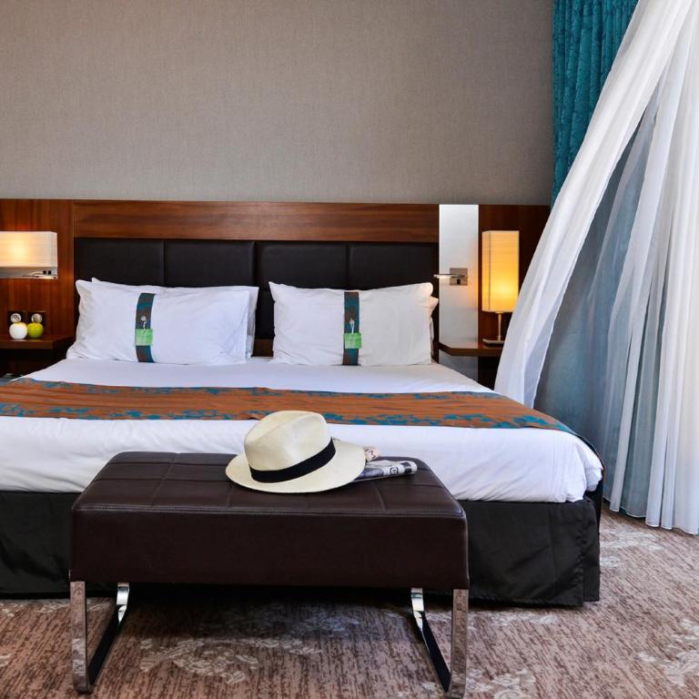 Holiday Inn Nice by IHG - Suite 2 Chambres avec 1 Lit King-Size et 2 Lits Simples - 4