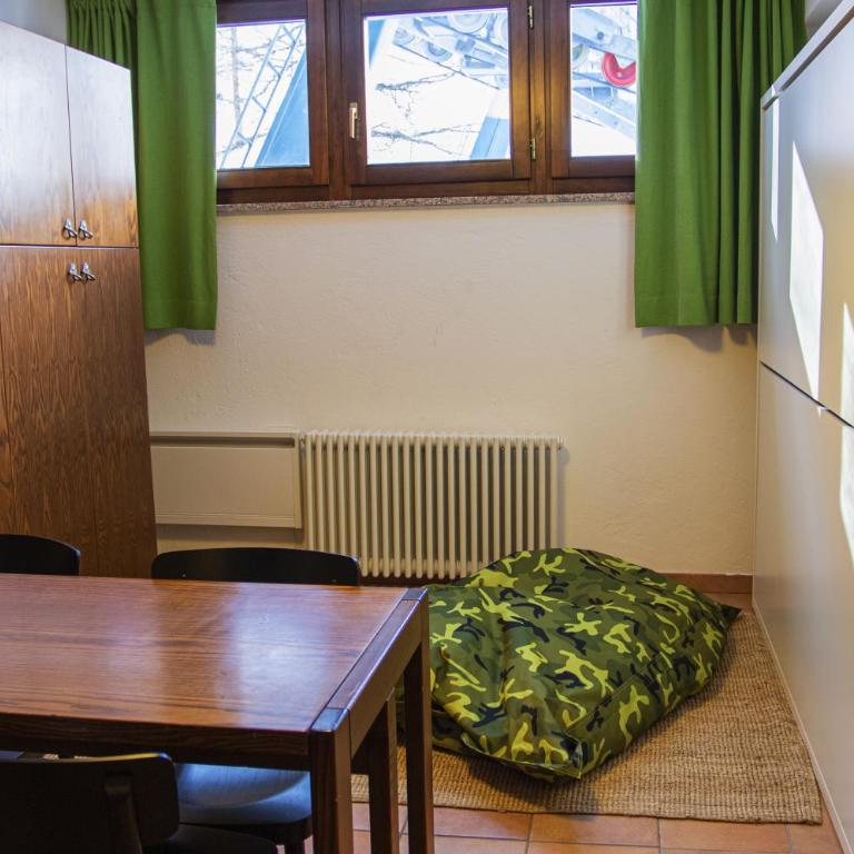 BASE CAMP alpine apartments - Standard One-Bedroom Apartment - Separate Building - 2