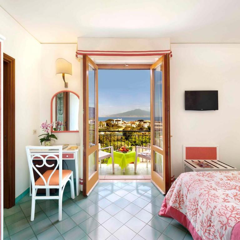 Hotel Girasole - Camera Matrimoniale/Doppia con Letti Singoli con Vista Mare - 1