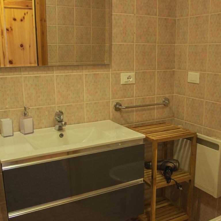 BASE CAMP alpine apartments - Standard One-Bedroom Apartment - Separate Building - 12