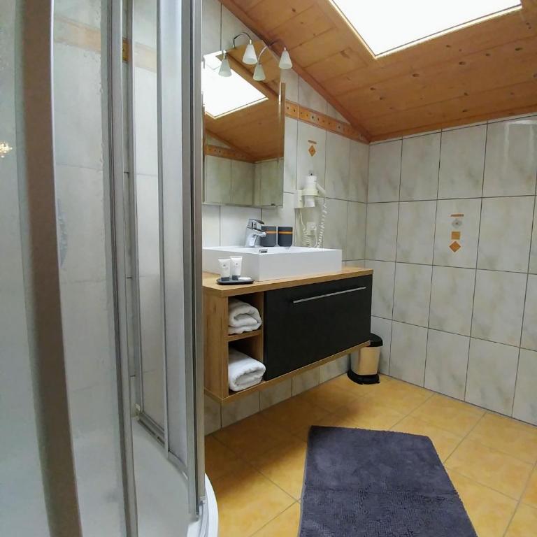 Ferienhaus Bergblick - Apartment mit 3 Schlafzimmern und Balkon - 8