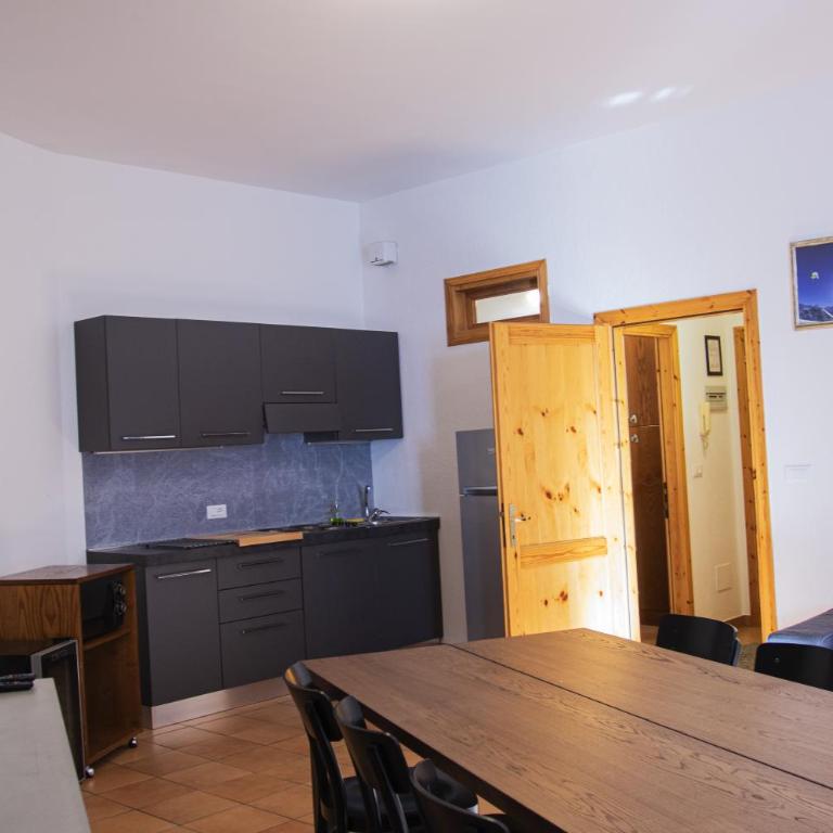 BASE CAMP alpine apartments - Deluxe Apartment - Separate Building - 3