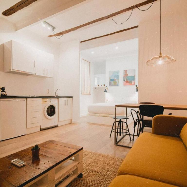 CHARMING DESIGN APARTMENT REINA SOFIA - Apartment - 6