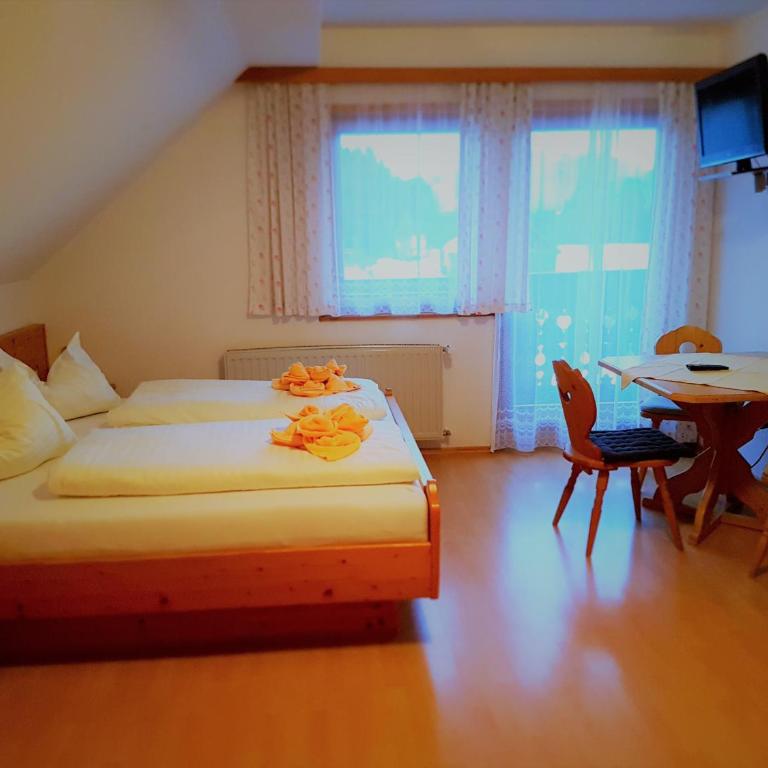 Pension Pürcherhof - Dreibettzimmer - 2