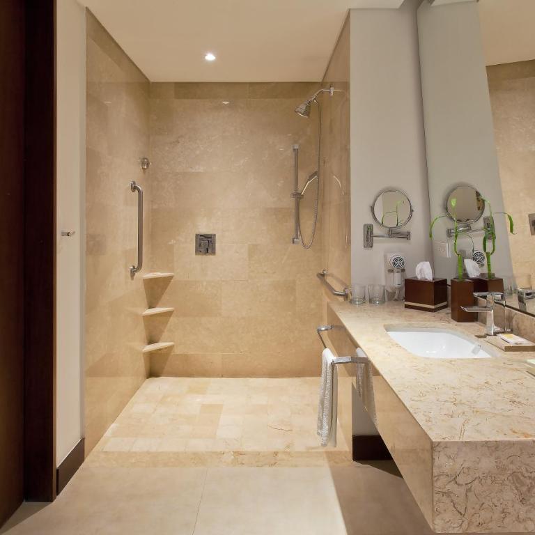 Holiday Inn Cartagena Morros by IHG - Habitación Estándar con cama extragrande - Adaptada para personas de movilidad reducida - 2