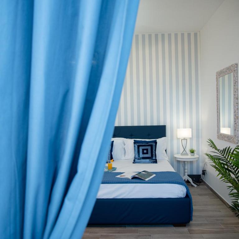 Porta Aragonese Luxury Rooms - Deluxe Double Room (2 Adults + 1 Child) - 2