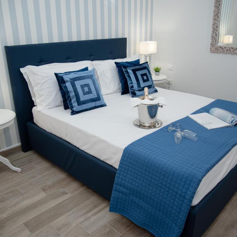 Porta Aragonese Luxury Rooms - Deluxe Double Room (2 Adults + 1 Child) - 9