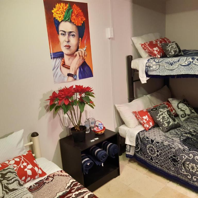 Alameda House - Standard Double Room with Shared Bathroom - 7