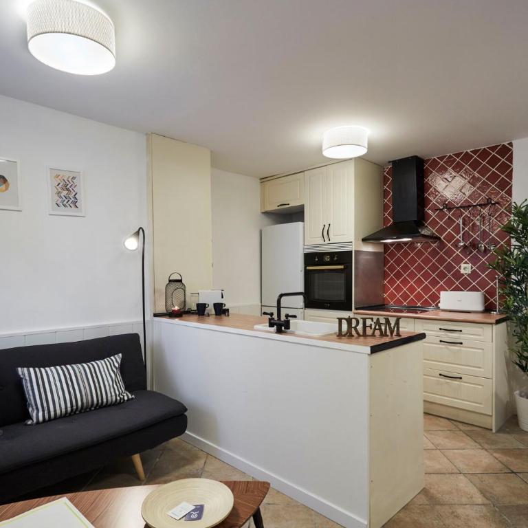 LEEWAYS APARTMENT I in SAN LORENZO - One-Bedroom Apartment - 6