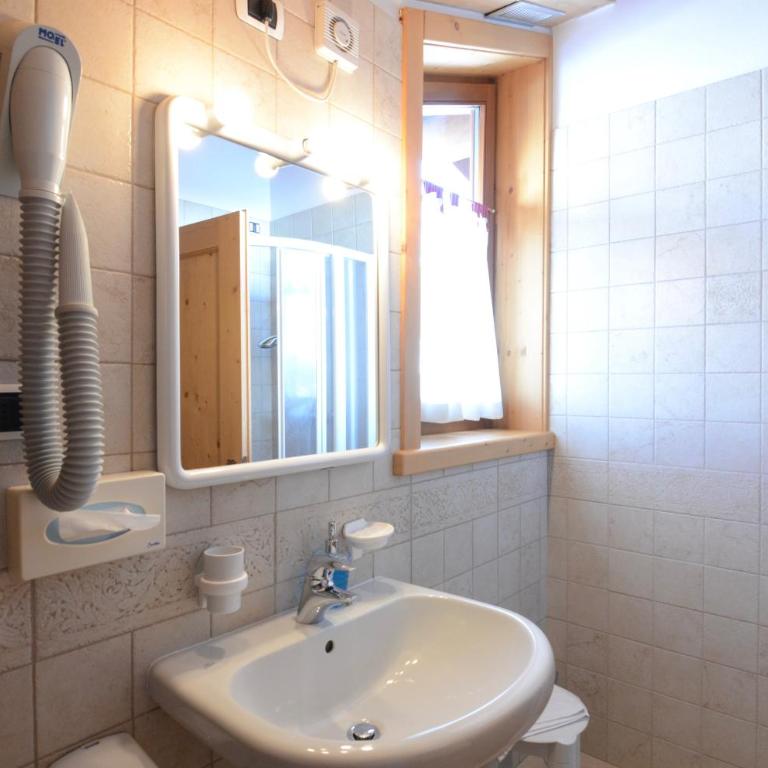 Albergo Alpenrose - Camera Quadrupla - 10