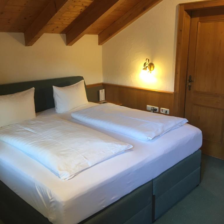 Kur- und Ferienhotel Haser - Standard Doppelzimmer - 9