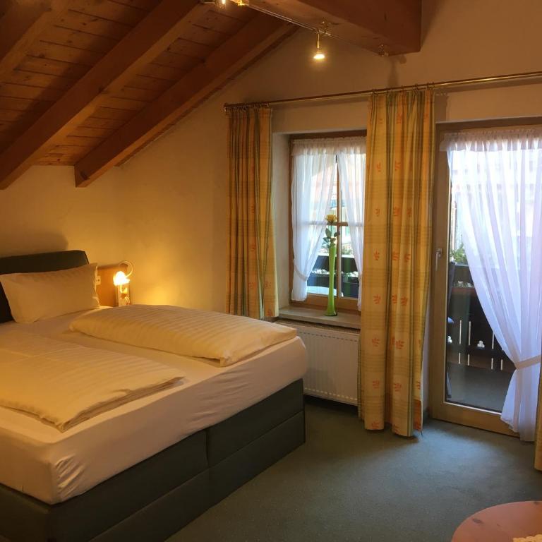 Kur- und Ferienhotel Haser - Standard Doppelzimmer - 13