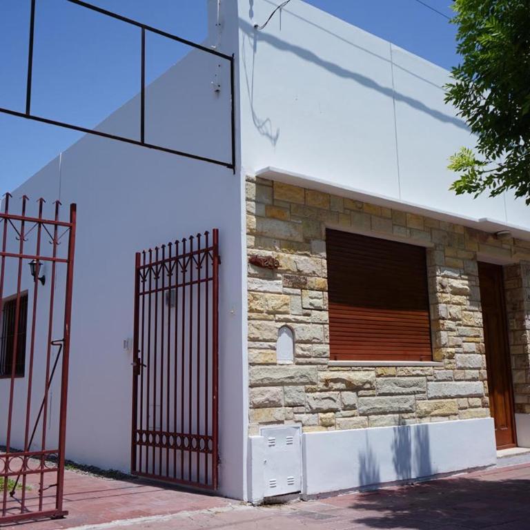 Carhue Alquiler - Apartamento de 3 dormitorios - 1