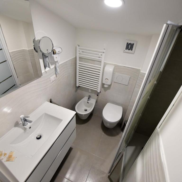 Vista Sui Sassi Guest House - Suite Familiare con Terrazza e Vista - 9