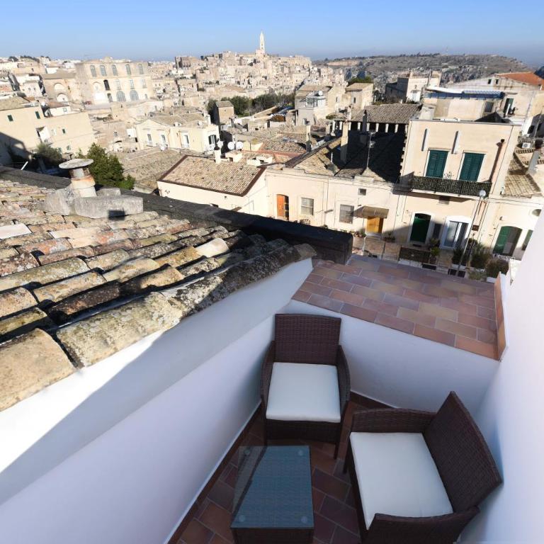 Vista Sui Sassi Guest House - Suite Familiare con Terrazza e Vista - 11