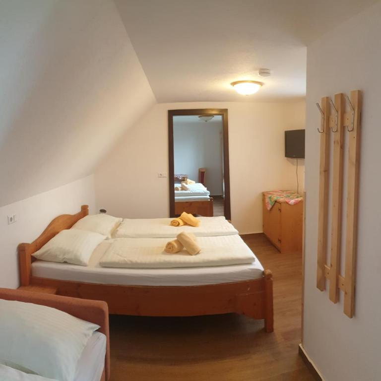 Pension Pürcherhof - Familienzimmer (2 Erwachsene + 2 Kinder) - 3