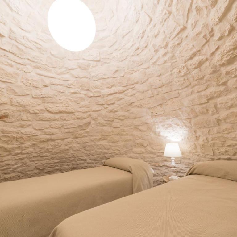 Trulli Resort Aia Piccola - Trullo con 3 Camere da Letto - 15