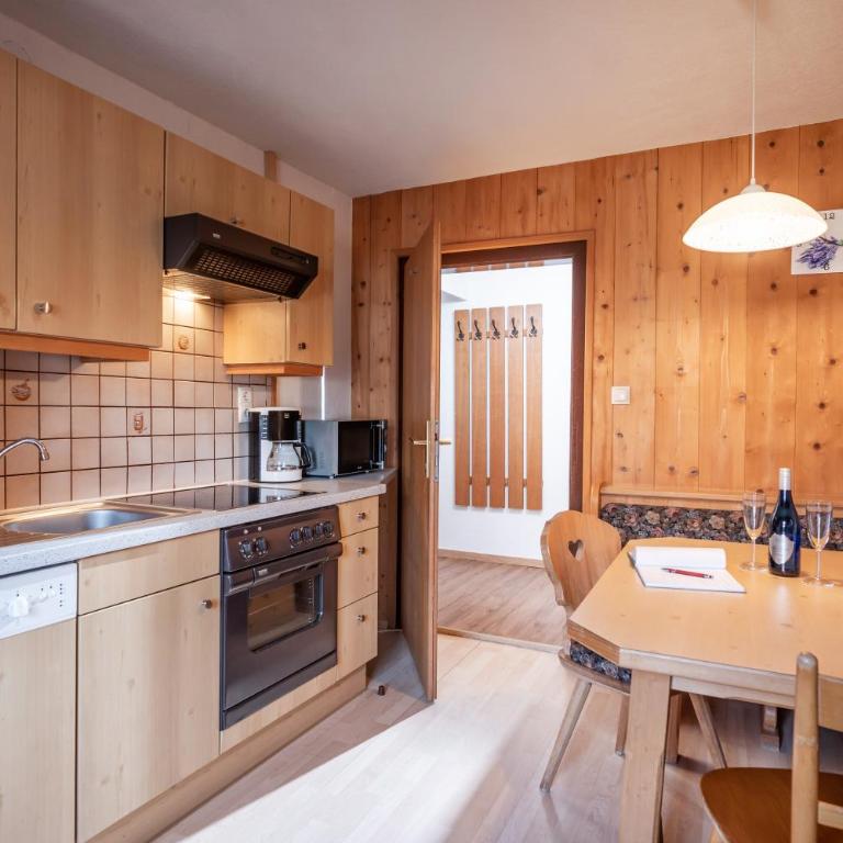 Talhammerhof - Three-Bedroom Apartment with Balcony - 5