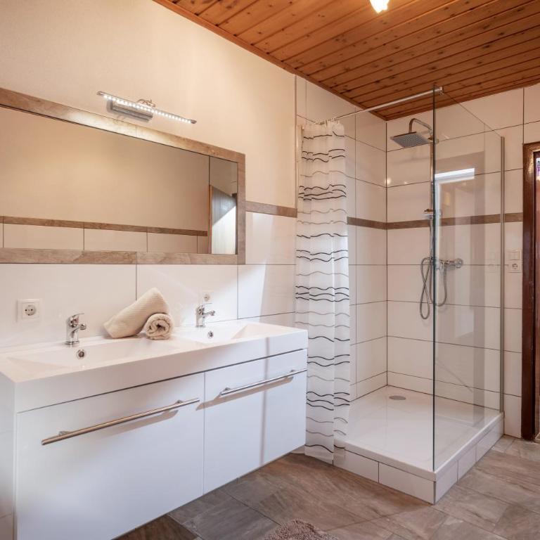 Talhammerhof - Three-Bedroom Apartment with Balcony - 6