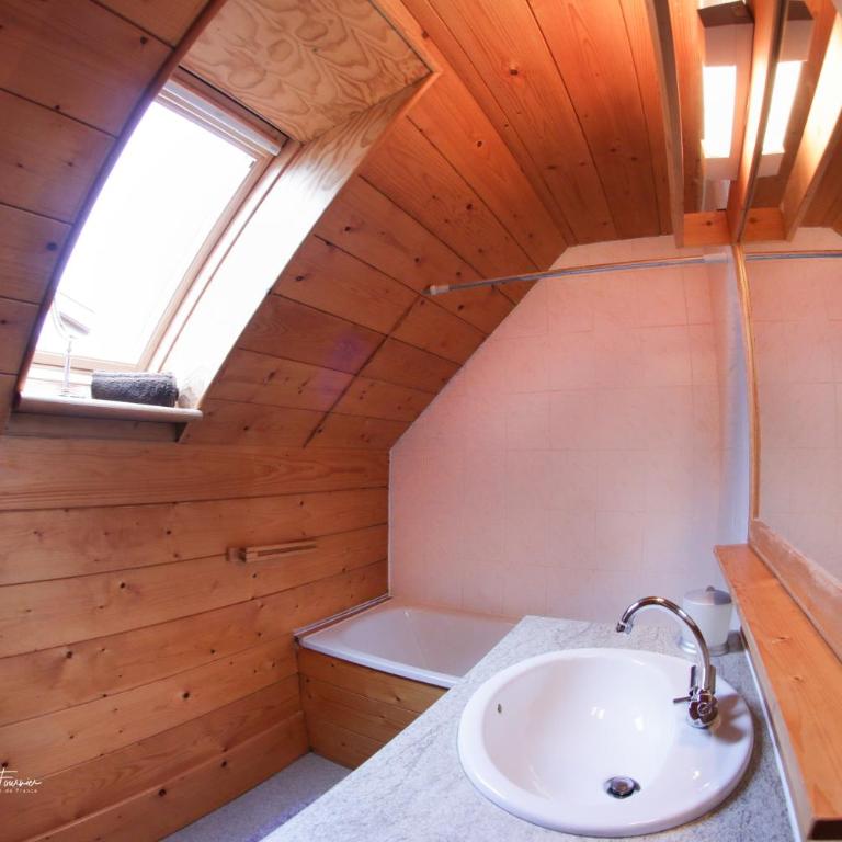 VILLA ILIXON - Appartements privés proche du centre de Luchon, parking, billard, jardin - Apartamento con vistas a las montañas - 7