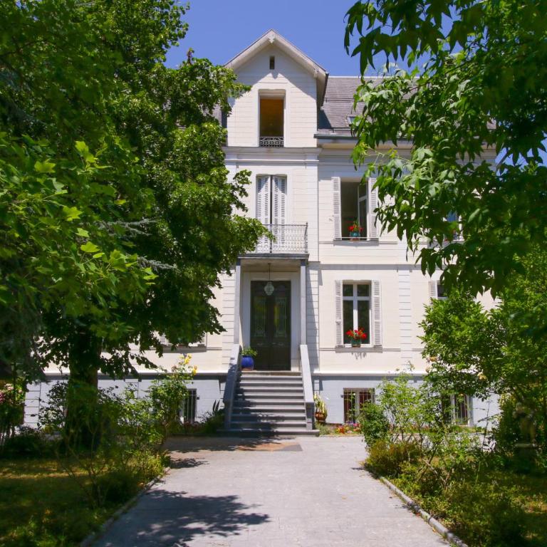 VILLA ILIXON - Appartements privés proche du centre de Luchon, parking, billard, jardin - Apartamento con vistas a las montañas - 1