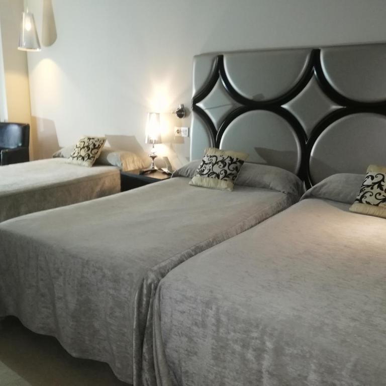 Silken Axis Vigo - Habitación Doble con cama supletoria (2 adultos + 1 niño) - 1