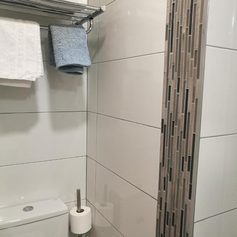 Pensión Santiago - Habitación Doble con baño privado - 2 camas - 3