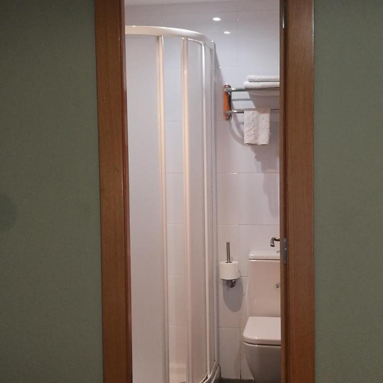Pensión Santiago - Habitación Doble con baño privado - 5