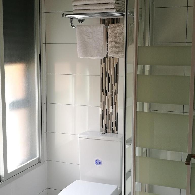 Pensión Santiago - Habitación Familiar con baño - 17