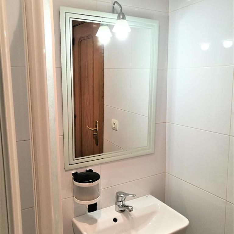 Pensión Santiago - Habitación Doble con baño privado - 7