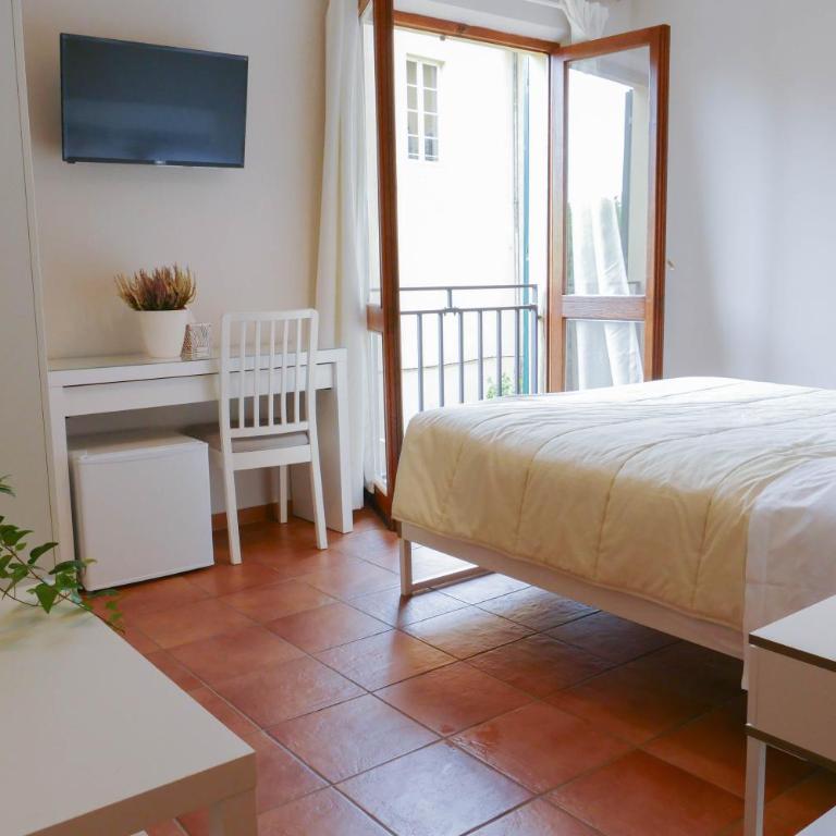 Gialel Pisa Guest House - Double Room with Private Bathroom - 3
