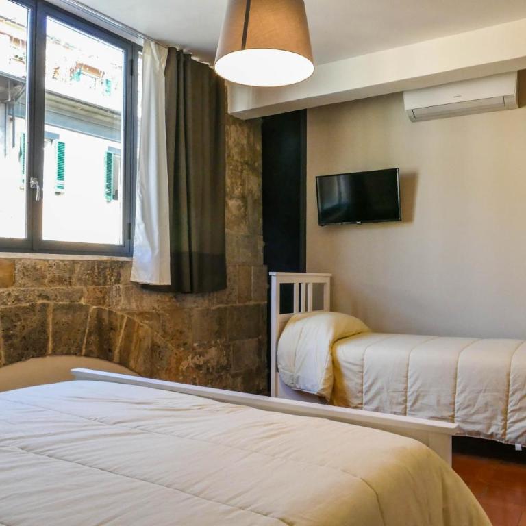 Gialel Pisa Guest House - Triple Room with Private Bathroom - 3