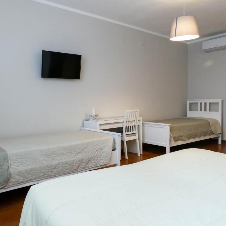 Gialel Pisa Guest House - Quadruple Room with Private Bathroom - 1