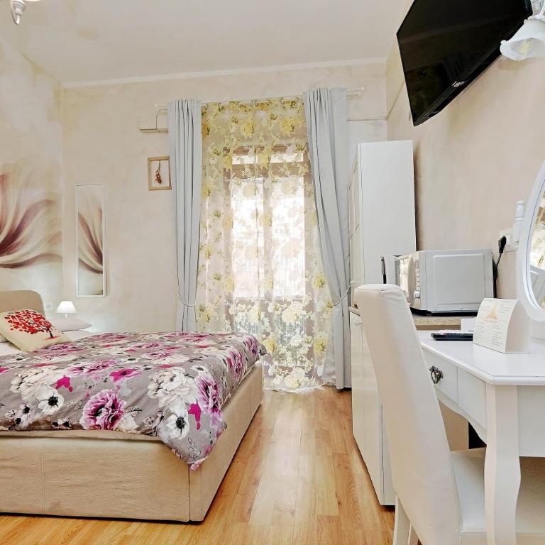 Deluxe rooms and One Chilling jacuzzi Suite Guesthouse - Chambre Triple - 1