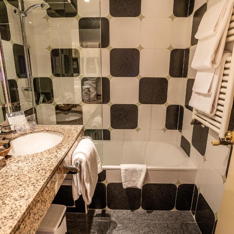 Hotel & SPA Llop Gris - Habitación Familiar (2 adultos y 2 niños) - 5
