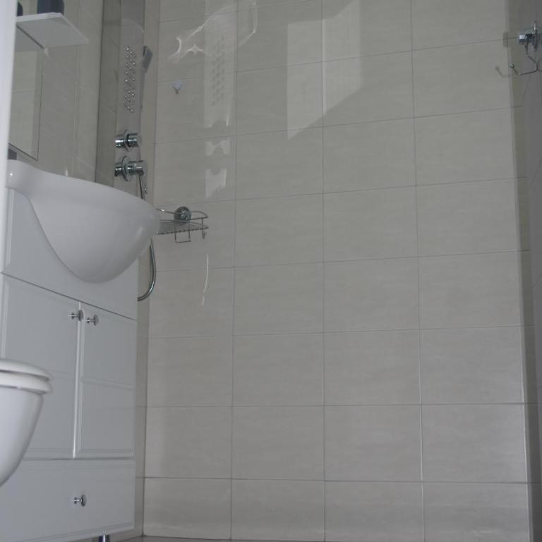 Villa M - Deluxe King Suite - 7