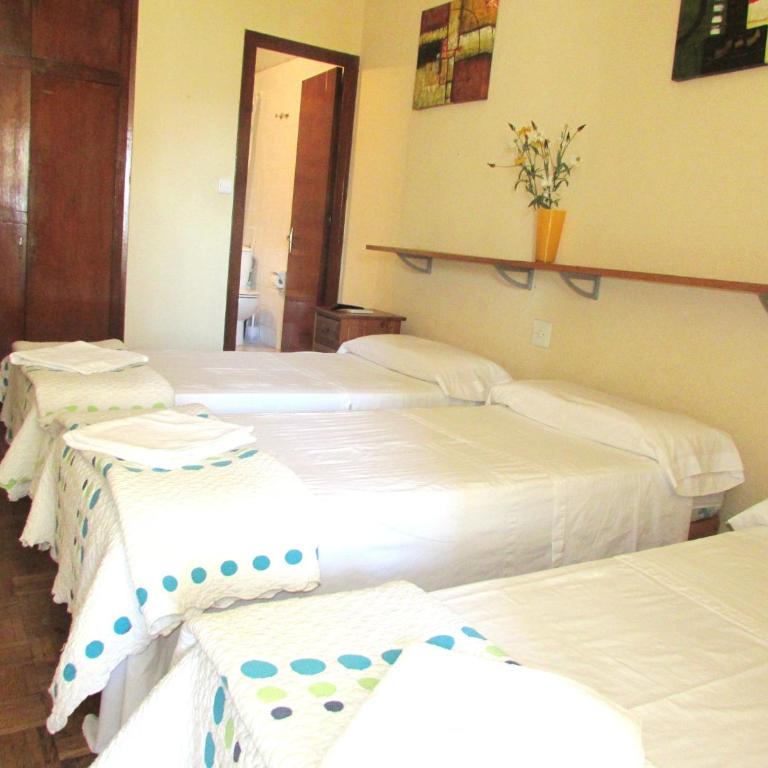 Hostal Lima - Triple Room with Terrace - 9
