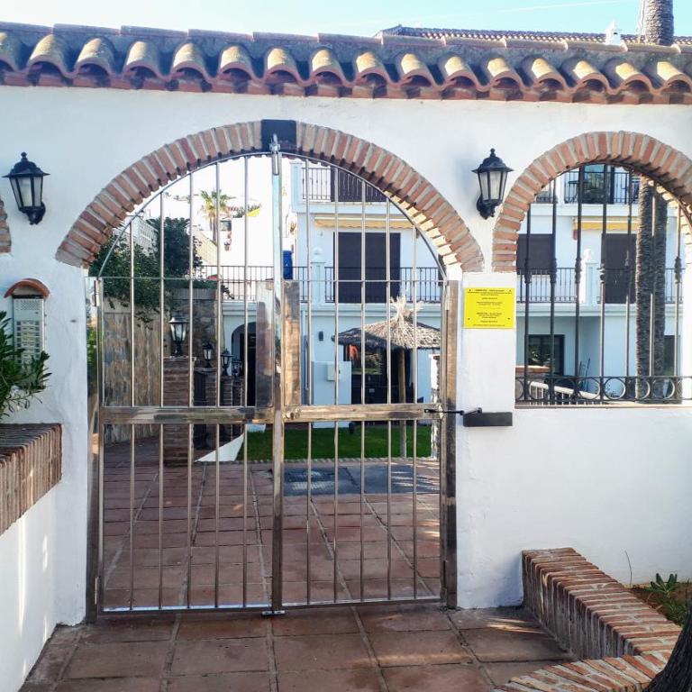 Apartamento 409 Marina Real Puerto de la Duquesa playa - Apartamento - 55