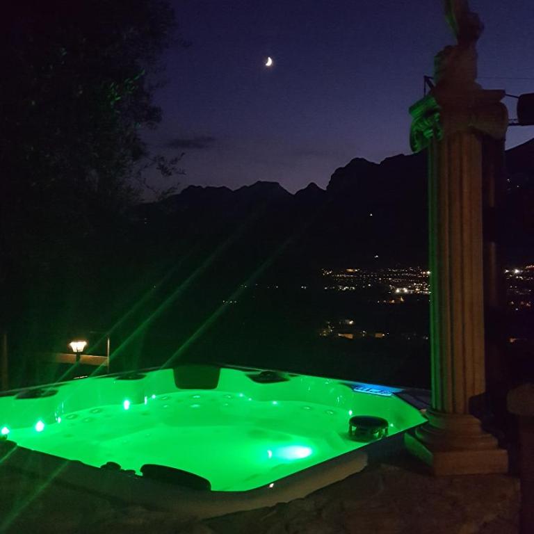 La Villa - Camera Matrimoniale con Vista Montagna - 1