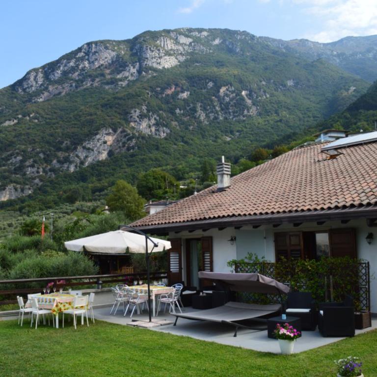 La Villa - Camera Matrimoniale Deluxe con Vista Castello - 2