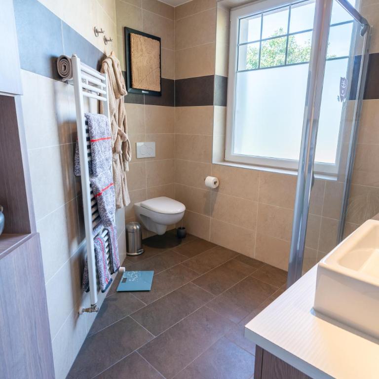 Domaine du Pressoir - Chambre Double avec Salle de Bains Privative - 3