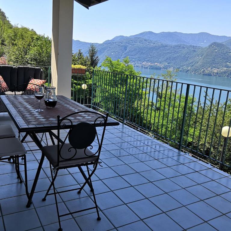 Near Villa Monastero and Castello di Vezio - Appartement - Vue sur Lac - 48