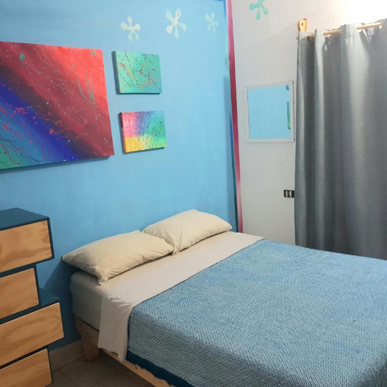 Hostel Vallarta - Queen Room - 1