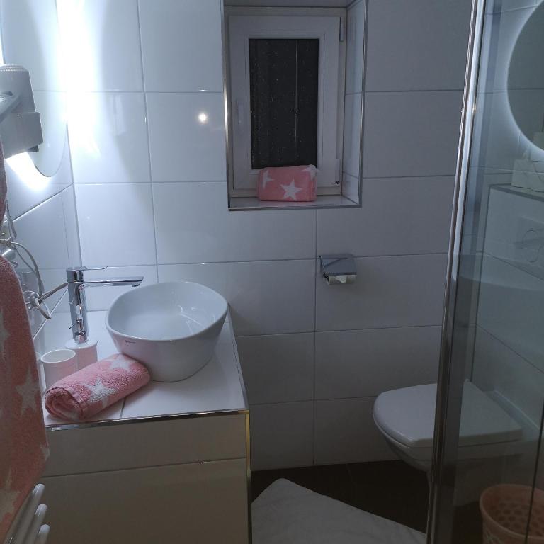 MaHome Apartments - Double Room with Mountain View - 8