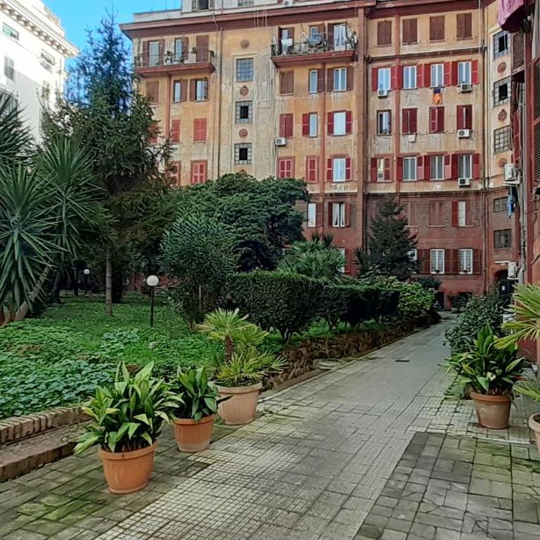 Pini di Roma-New and cozy apt in Rome city center- Metro A "Re di Roma" - Appartamento con 2 Camere da Letto - 43