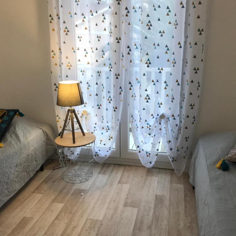 ANGLET- BIARRITZ T3 dans résidence avec piscine - Maison 2 Chambres - 17