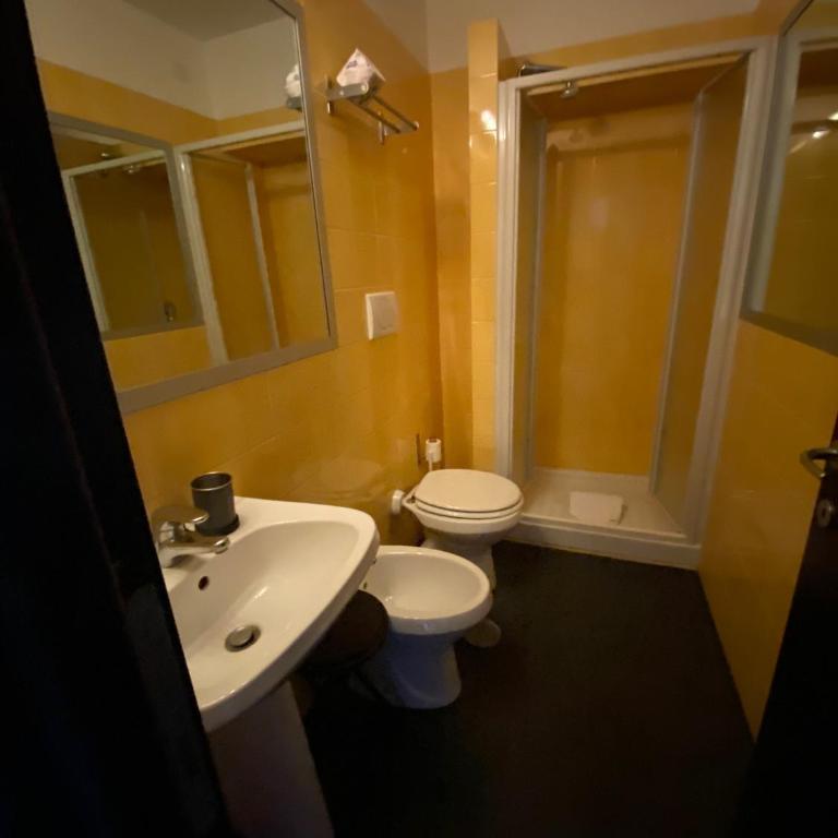 Guest House Rome by GHOR - Camera Quadrupla con Bagno Privato - 13