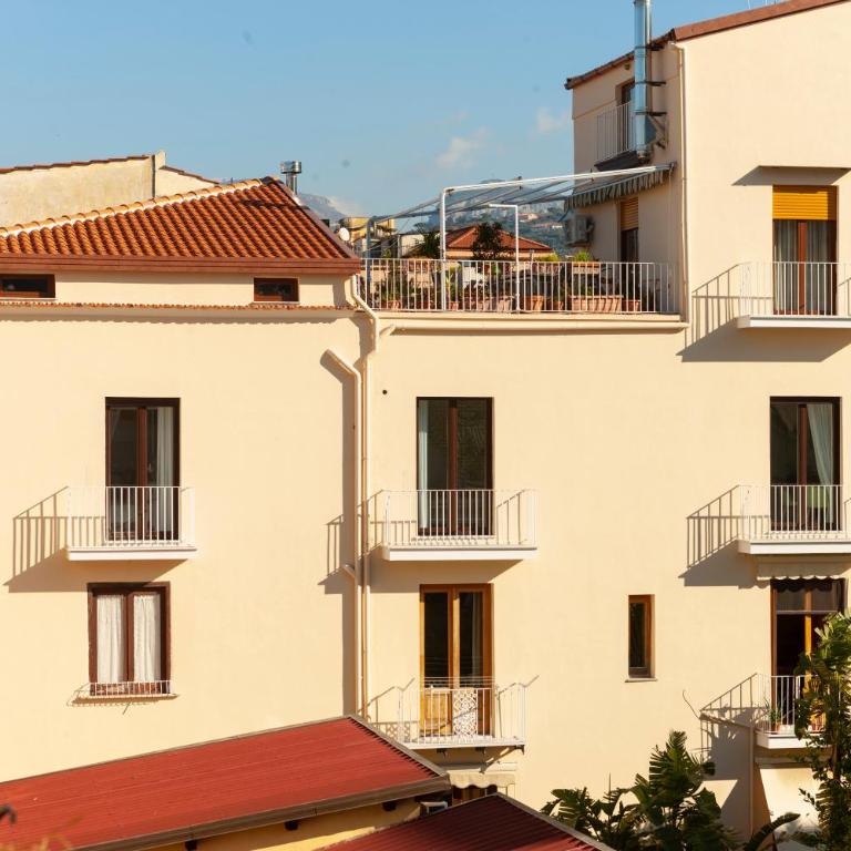 SorrentoVibes - Luxury Four Bedroom Home - Apartment - 36