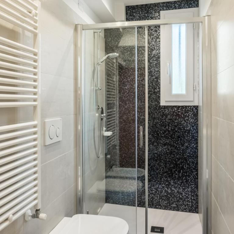 Ca' D'Oro Canal View Apartment - 2 Bedrooms - Two-Bedroom Apartment - 11